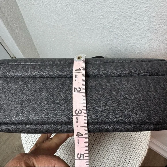 Michael kors Cooper Black Flat Camera Crossbody Bag - Picture 10 of 13